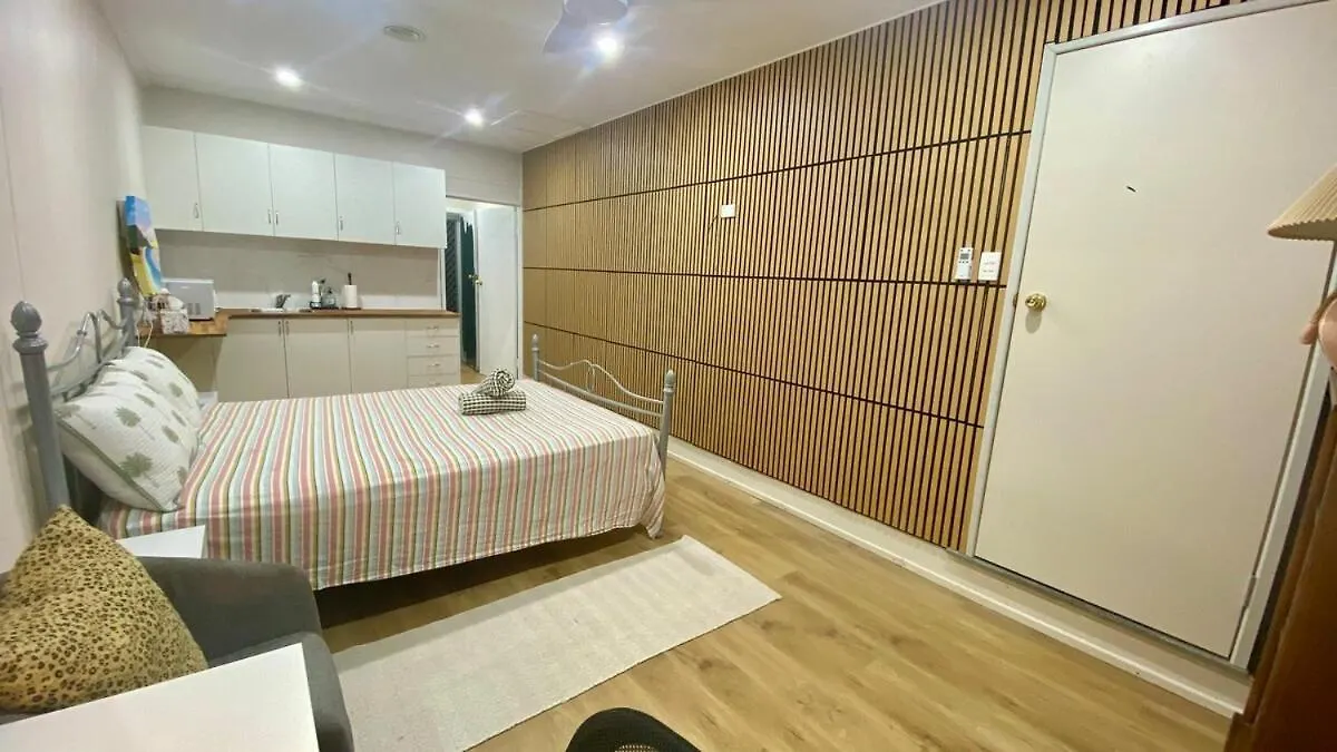 Modern Studio Room Retreat Toowoomba Holiday home